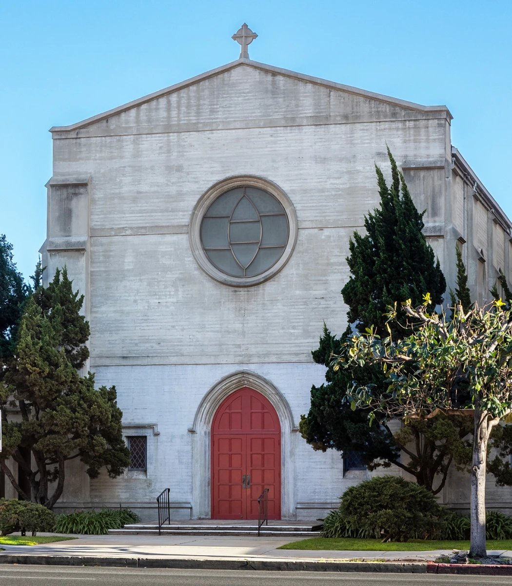 Sanctuary from across Wilshire to the west